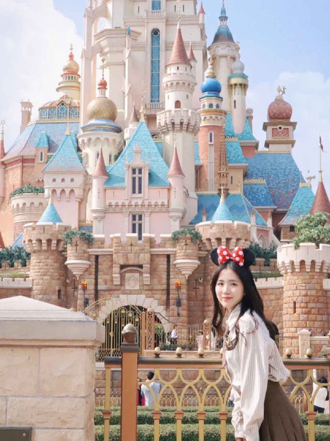 Khám phá công viên giả trí nổi tiếng Disneyland Hongkong