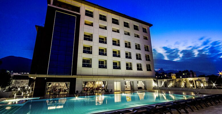 opera of the masks slot free spins