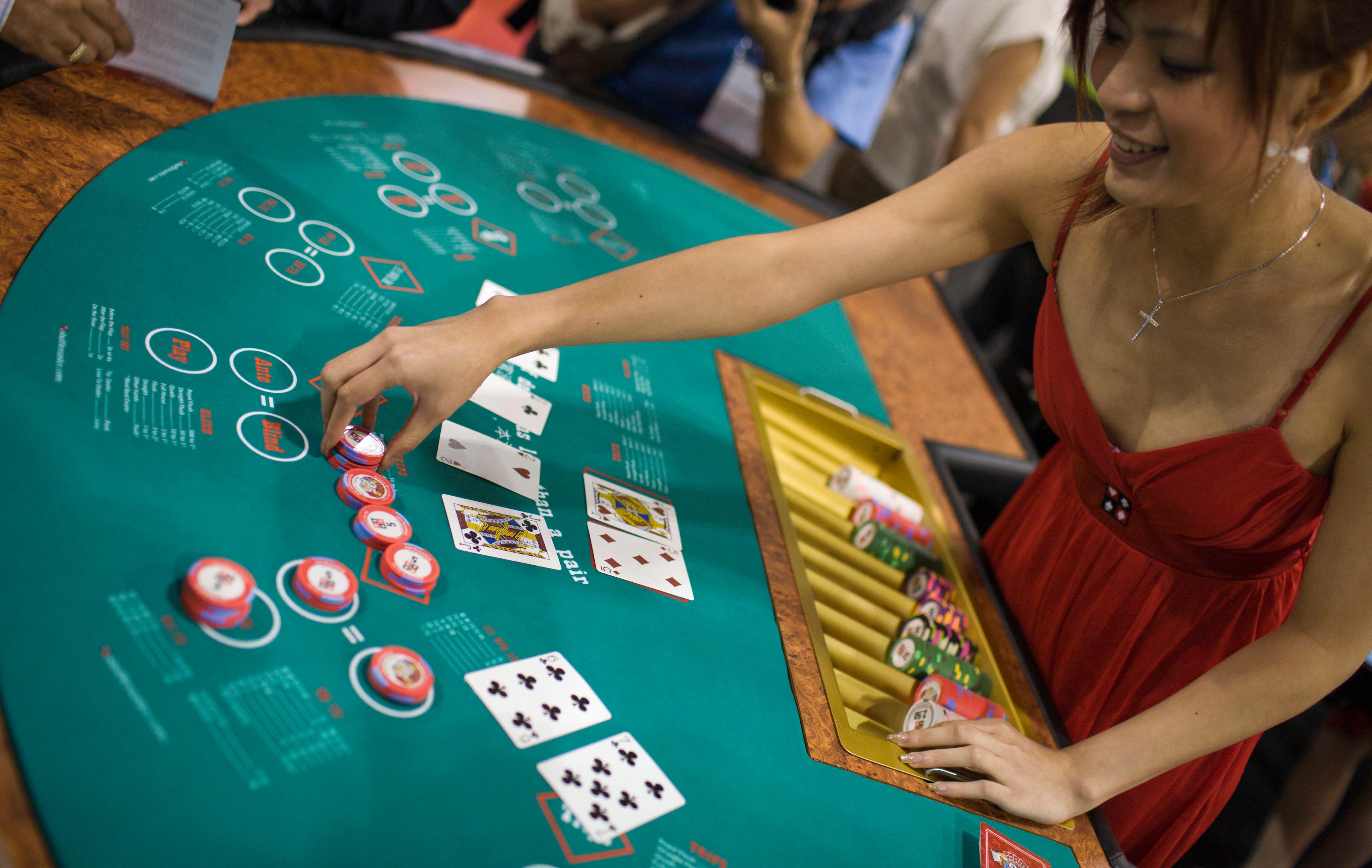 play santa surprise slots