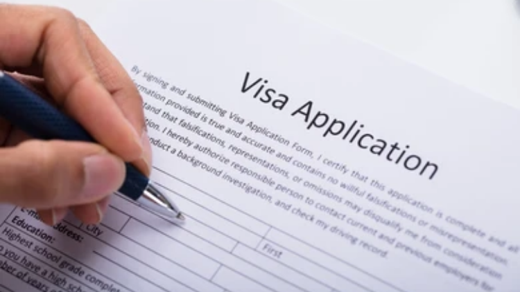 Chuẩn bị đầy đủ hồ sơ ngay từ đầu sẽ giúp thủ tục visa hạn chế rủi ro bị chậm tiến độ